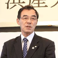 菅野育男氏