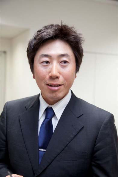 橘内義知氏