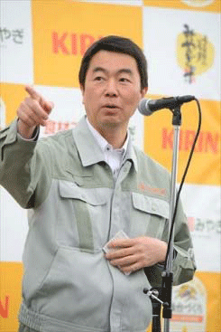 村井嘉浩氏