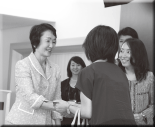 市民と交流(横浜女性ネットワーク会議にて)