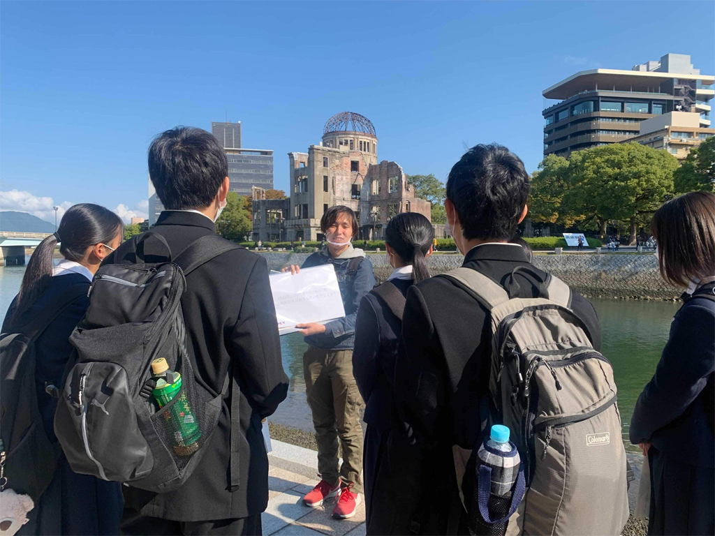 平和記念公園のガイドツアー